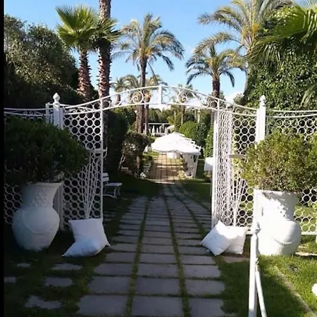 ベッド・アンド・ブレックファスト Laura